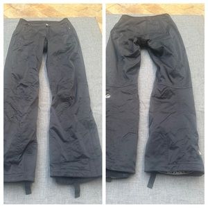 SPYDER women’s WINNER insulated pants size 2
Inseam 30”